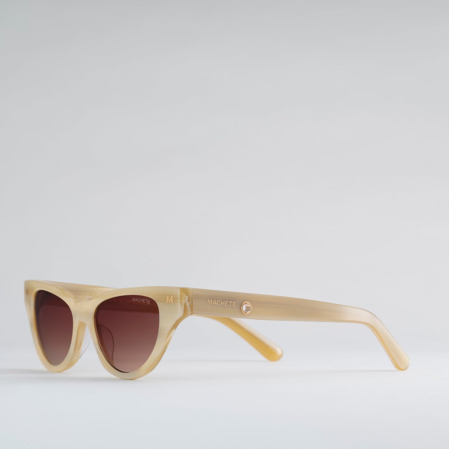 Suzy Sunglasses in Alabaster - MACHETE