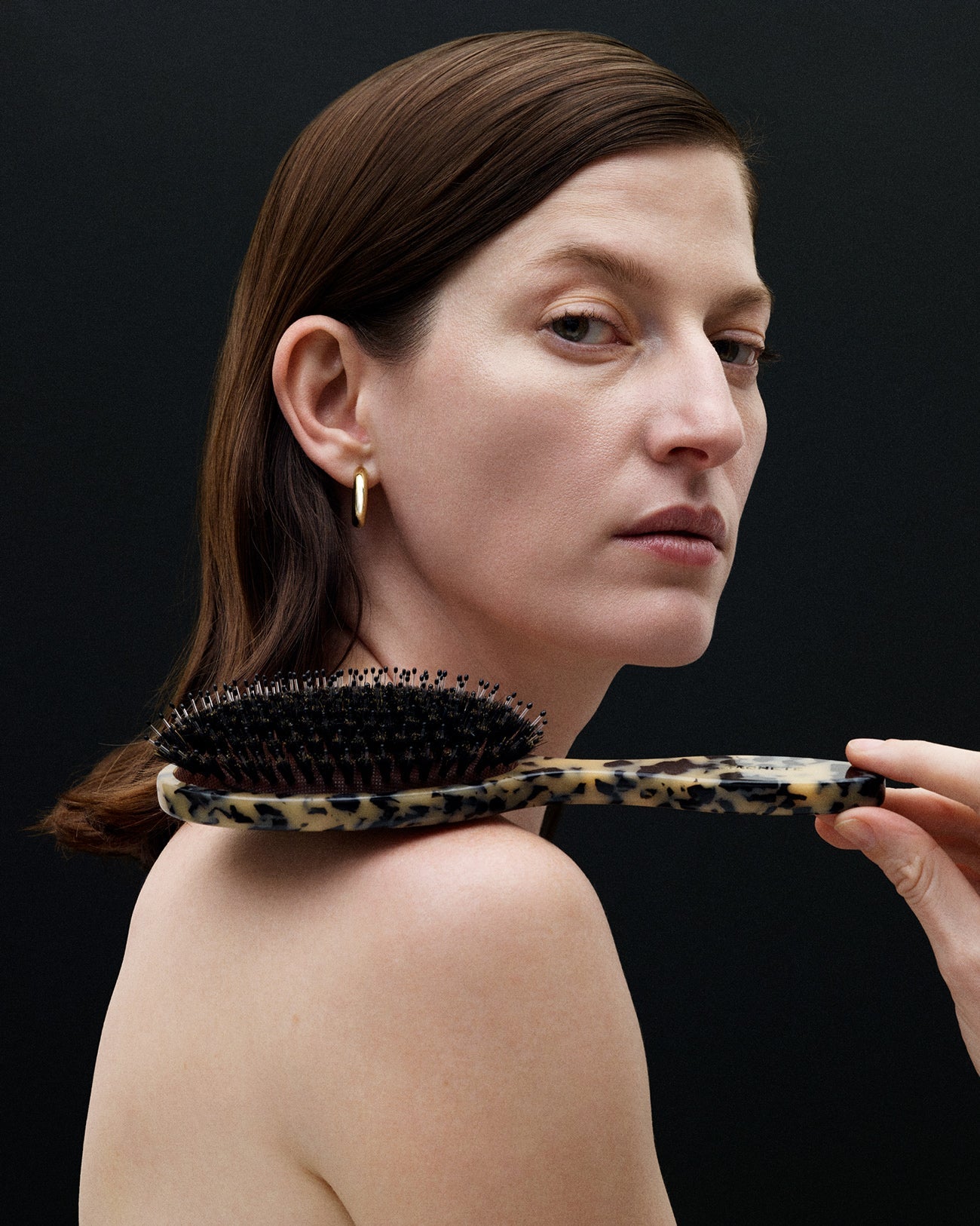 MACHETE Grande Hair Brush in Dark Tortoise