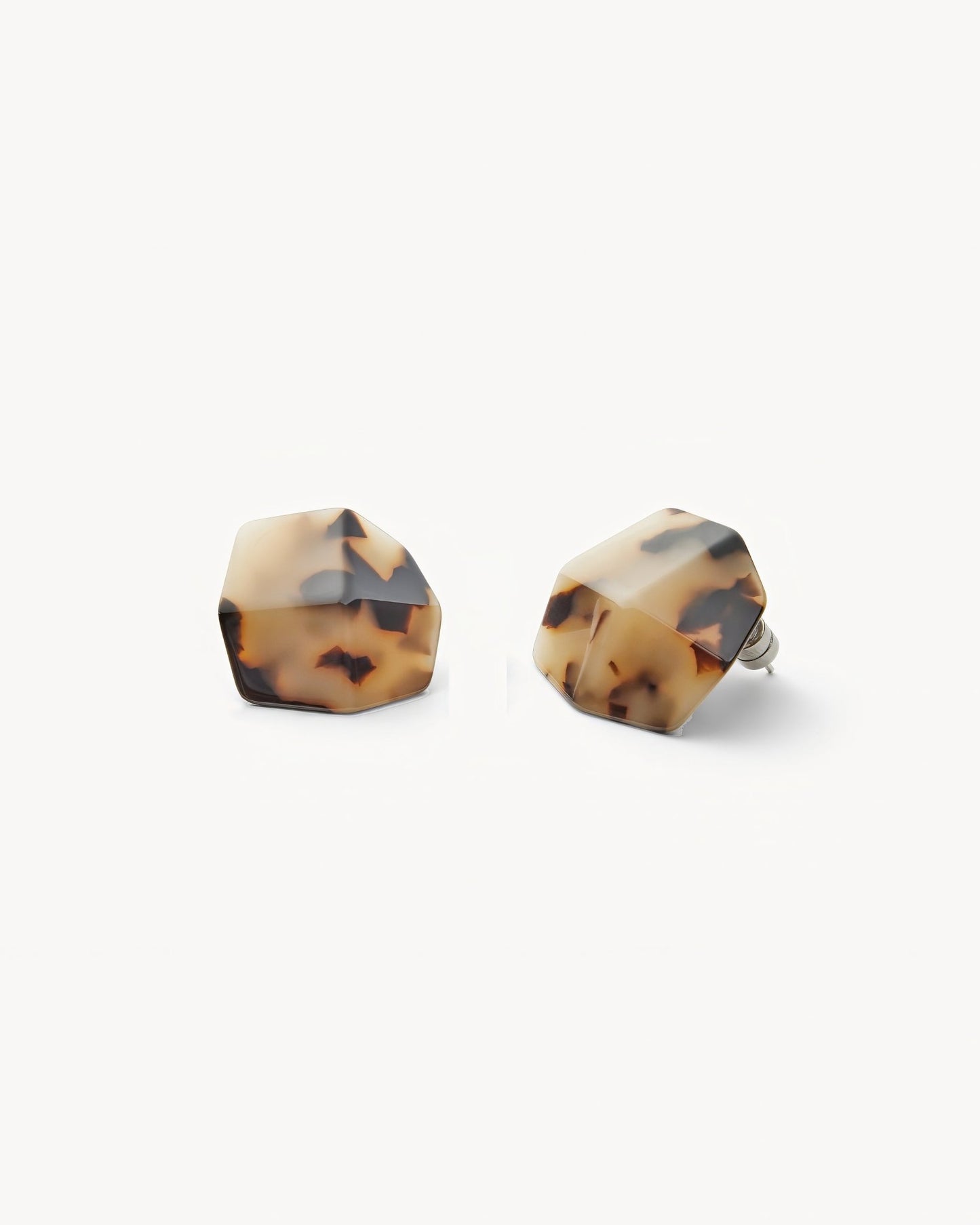 Sculpture Stud Earrings in Blonde Tortoise