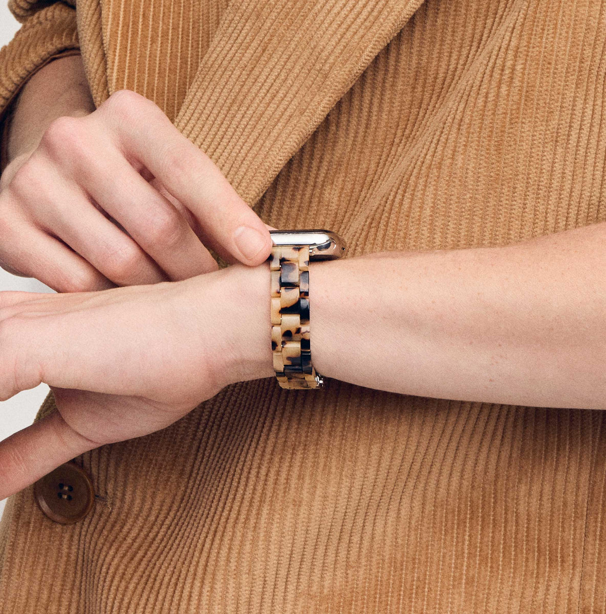 Ditch The Bulk: Why A Skinny Watch Band Is Your Smartwatch’s Best Upgrade
