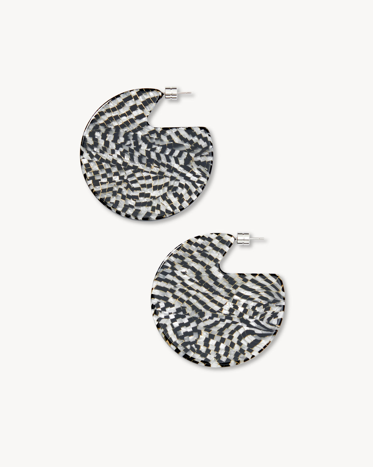 Clare Earrings in Perle Noir