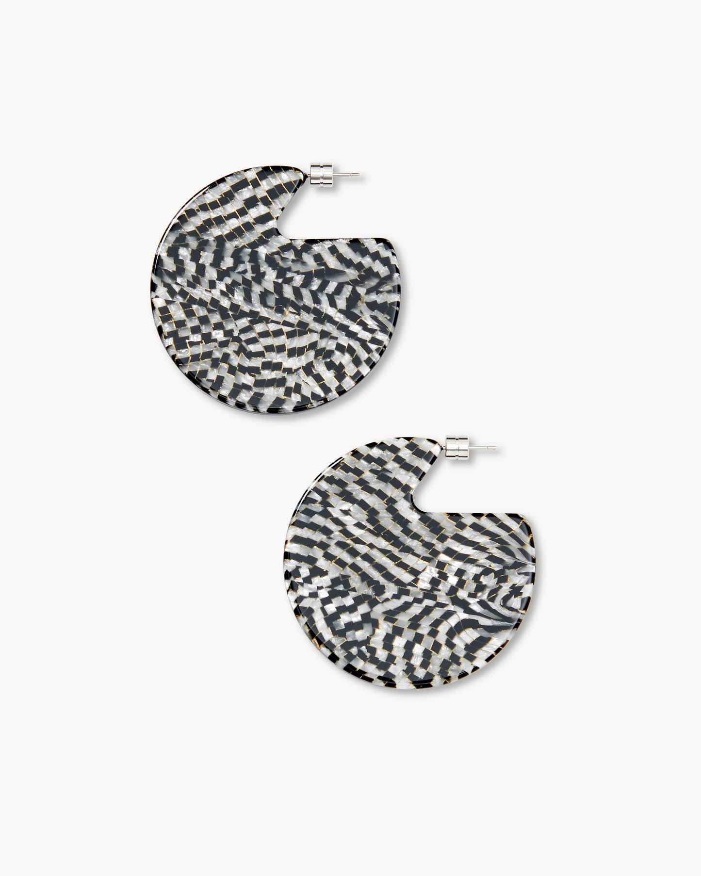 Clare Earrings in Perle Noir