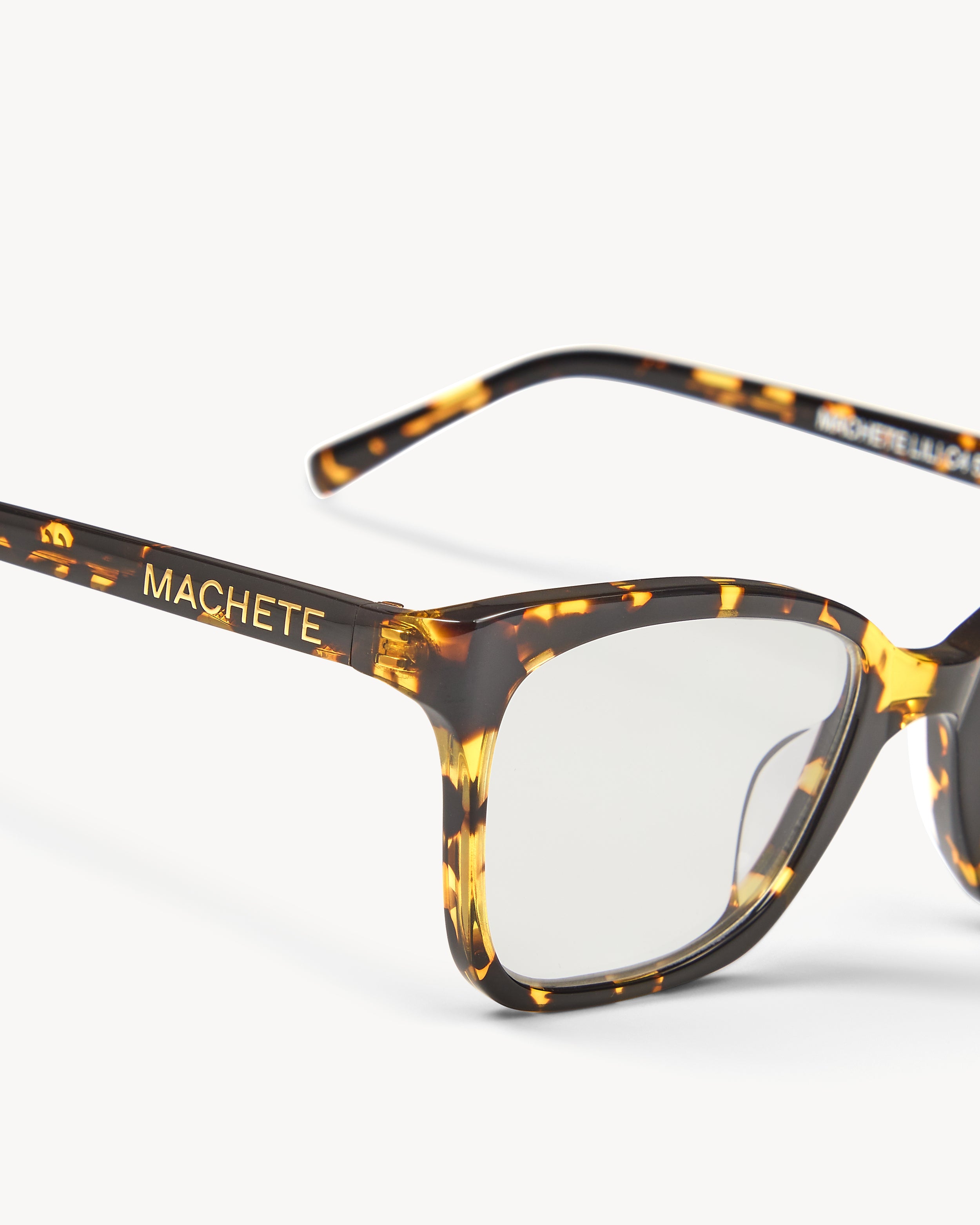 リボルト SUPER LIGHT FRAME BLK x Tortoise Lili Glasses in Dark Tortoise – MACHETE