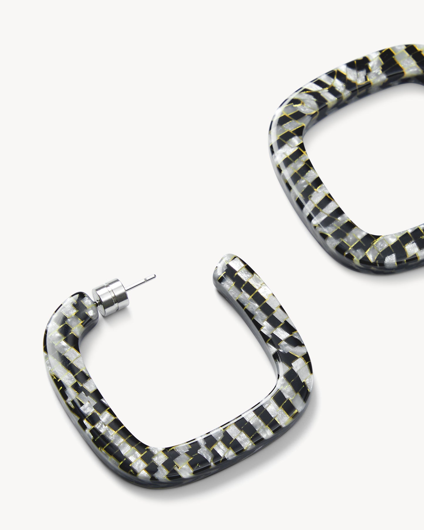 Midi Square Hoops in Perle Noir