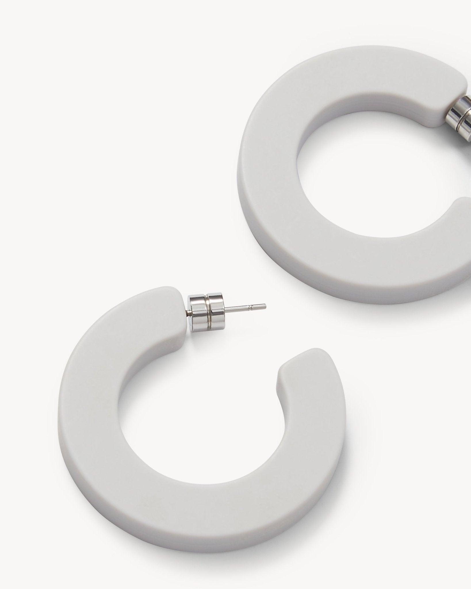 Kate Hoops in Light Grey Matte - MACHETE