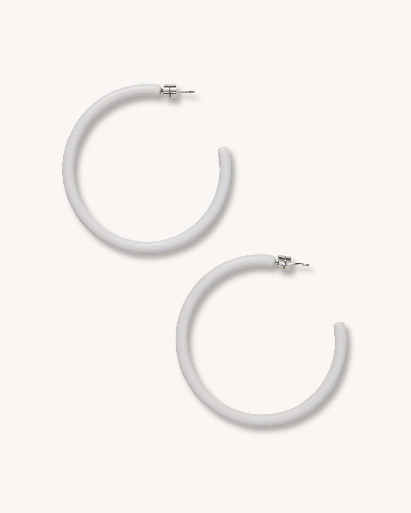 Large Hoops in Light Grey Matte - MACHETE