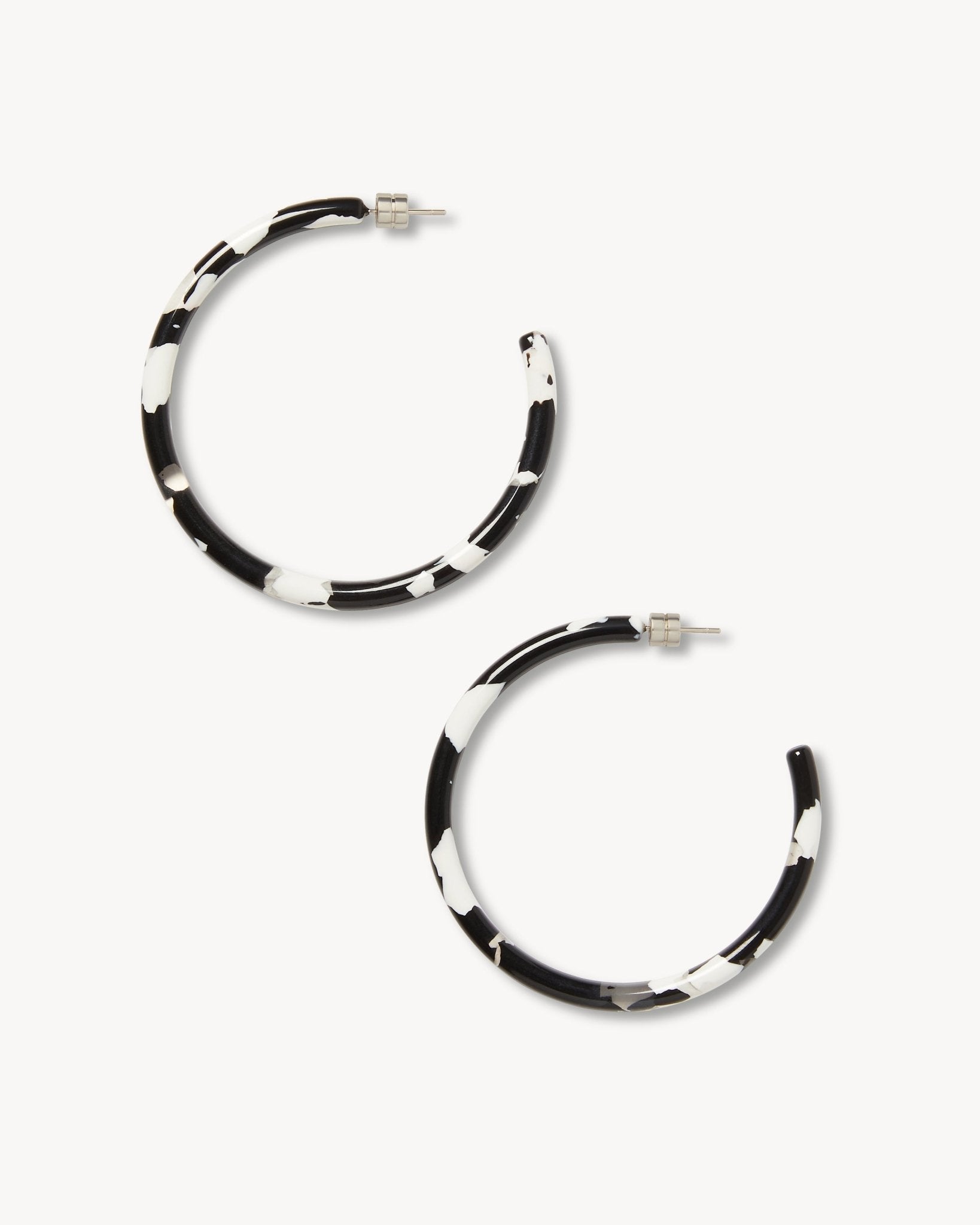 Large Hoops in Noir - MACHETE