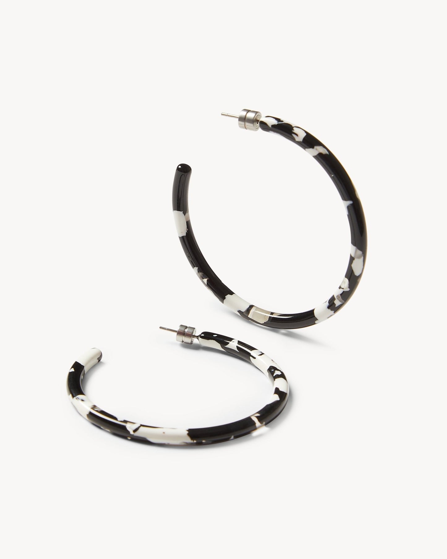 Large Hoops in Noir - MACHETE