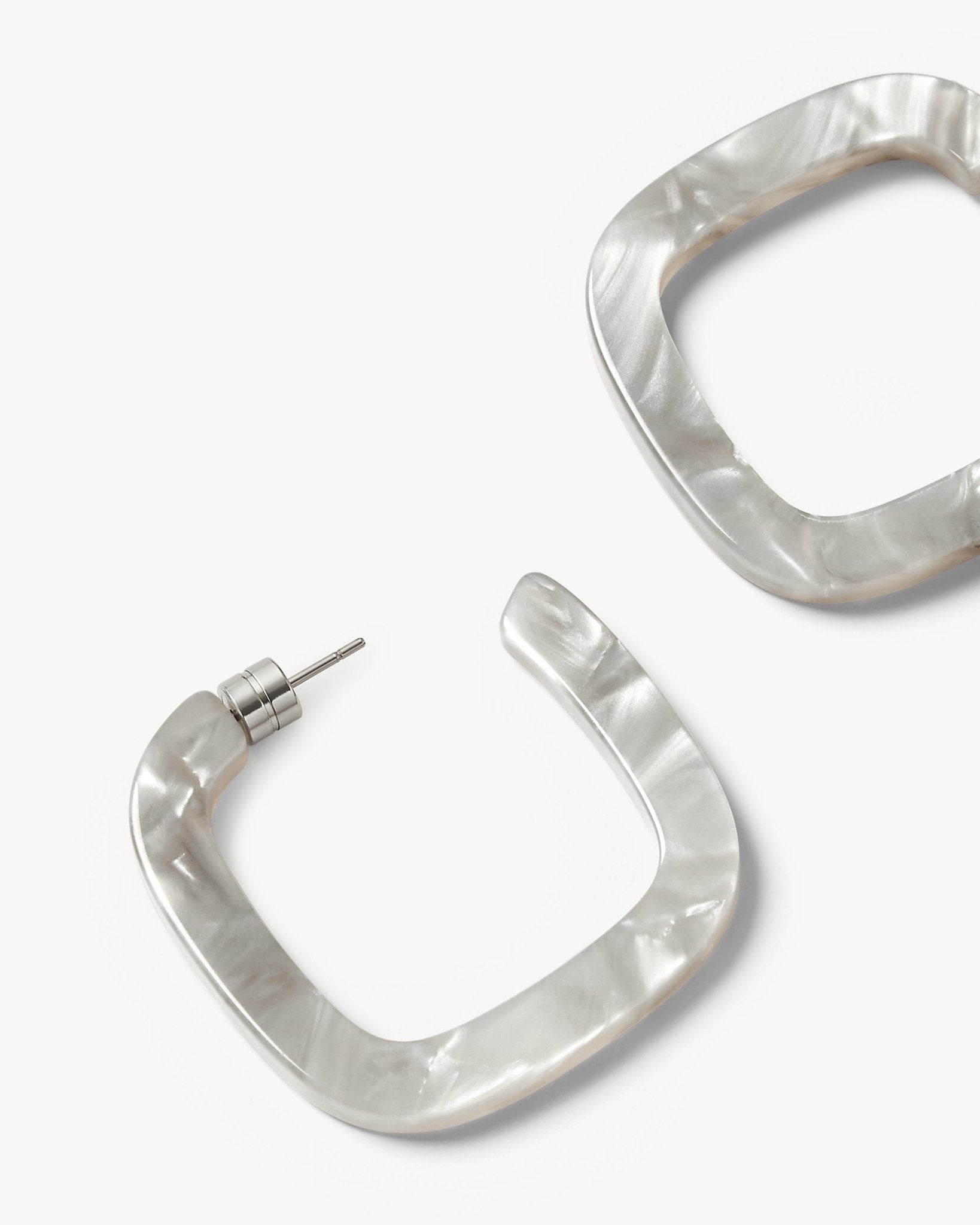 Midi Square Hoops in Grey Shell - MACHETE