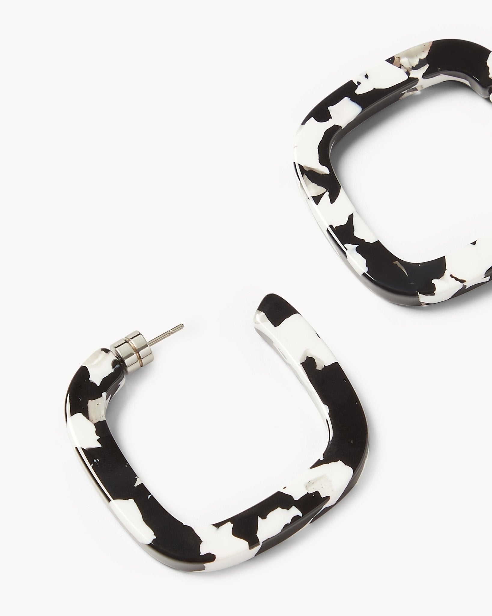 Midi Square Hoops in Noir - MACHETE