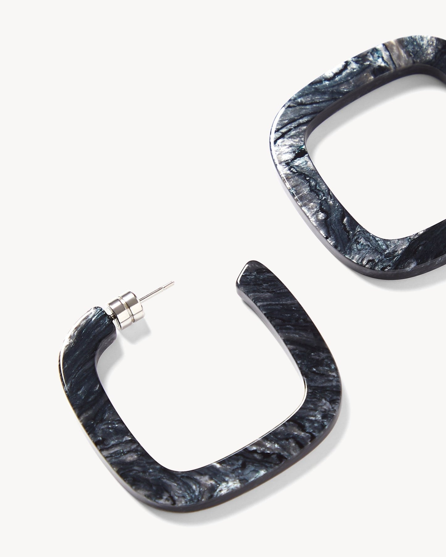 Midi Square Hoops in Obsidian - MACHETE