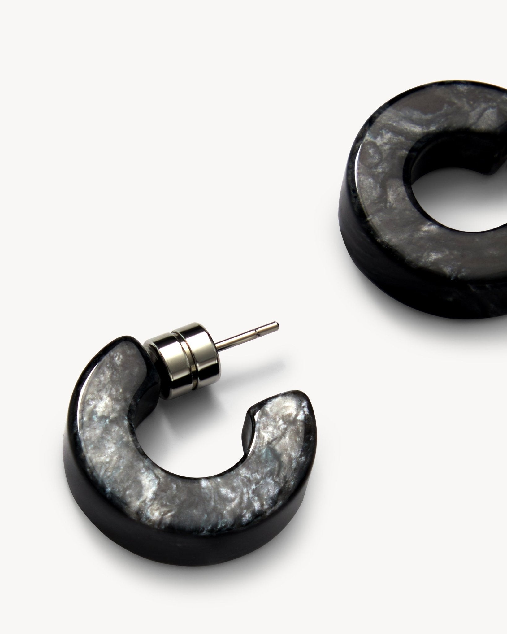 Muse Hoops in Obsidian – MACHETE