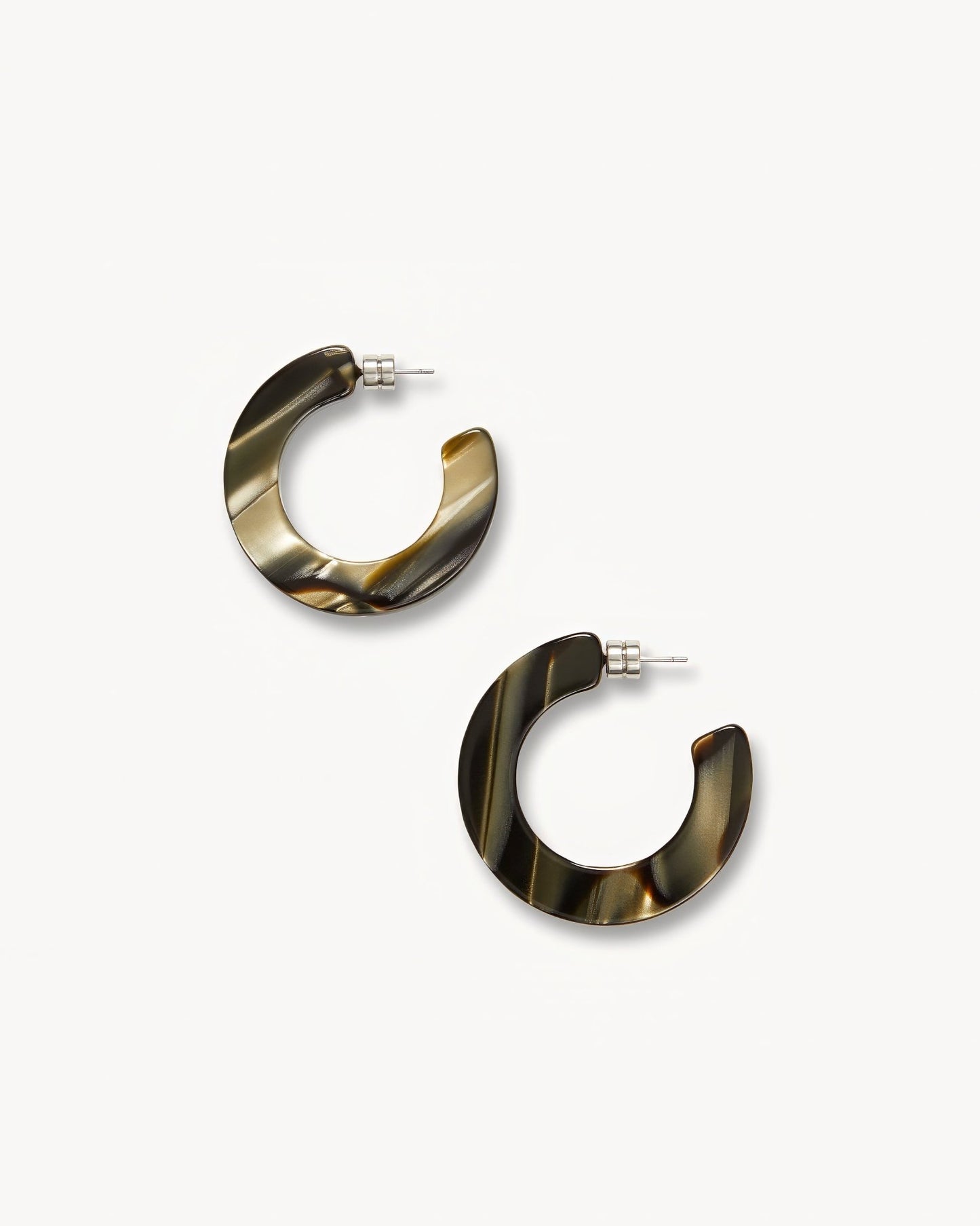 Kate Hoops in Midnight Horn