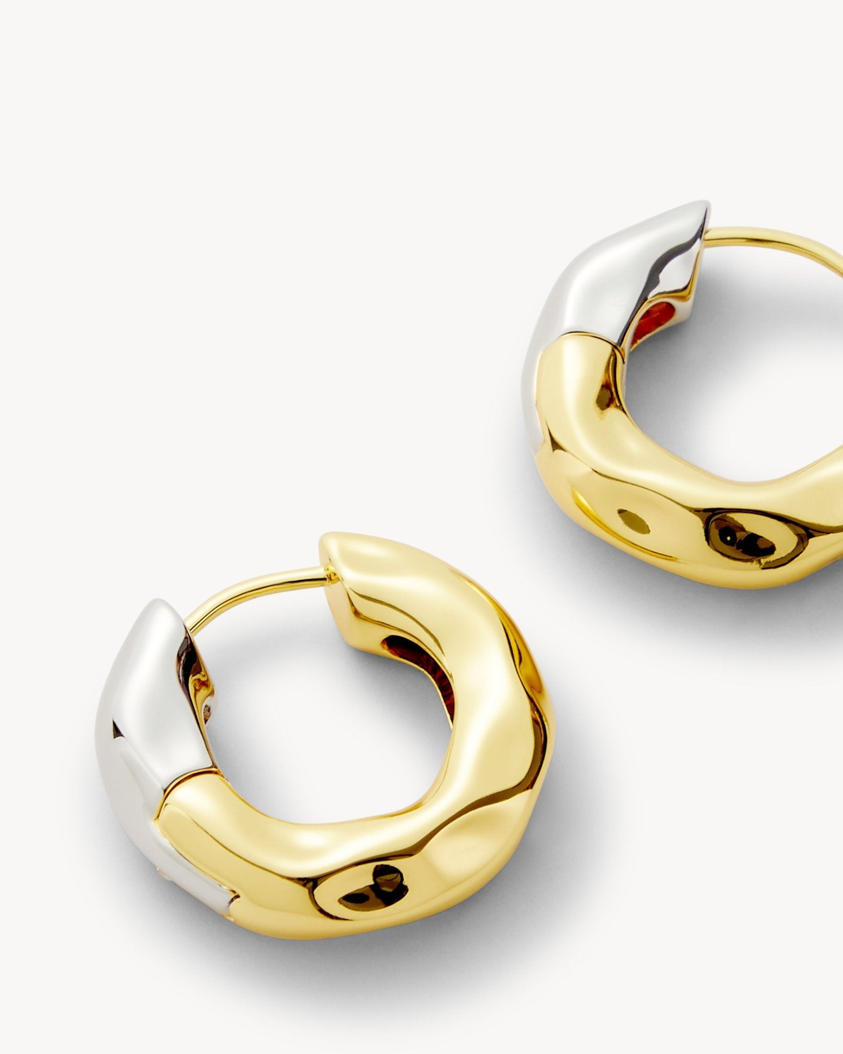 Wavy Chunky Hoops in 3/4 Gold – MACHETE