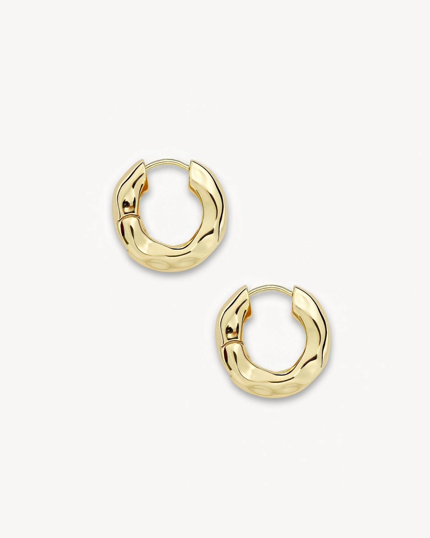 Wavy Chunky Hoops in Gold – MACHETE